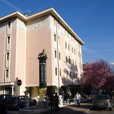 Hotel Leon D'Oro Роверето Екстериор снимка
