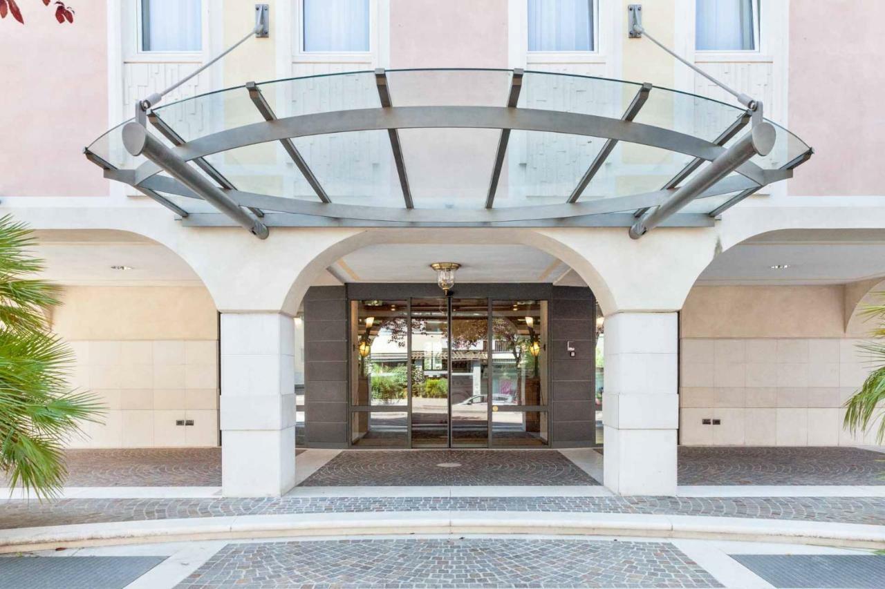 Hotel Leon D'Oro Роверето Екстериор снимка