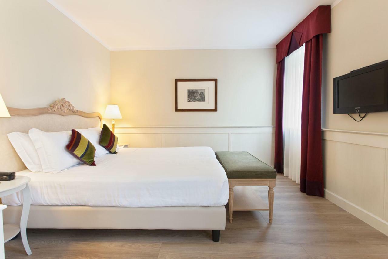 Hotel Leon D'Oro Роверето Екстериор снимка