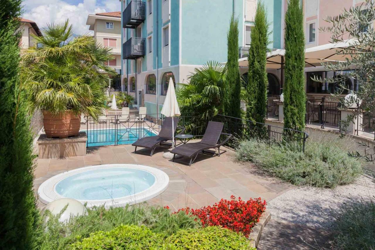 Hotel Leon D'Oro Роверето Екстериор снимка