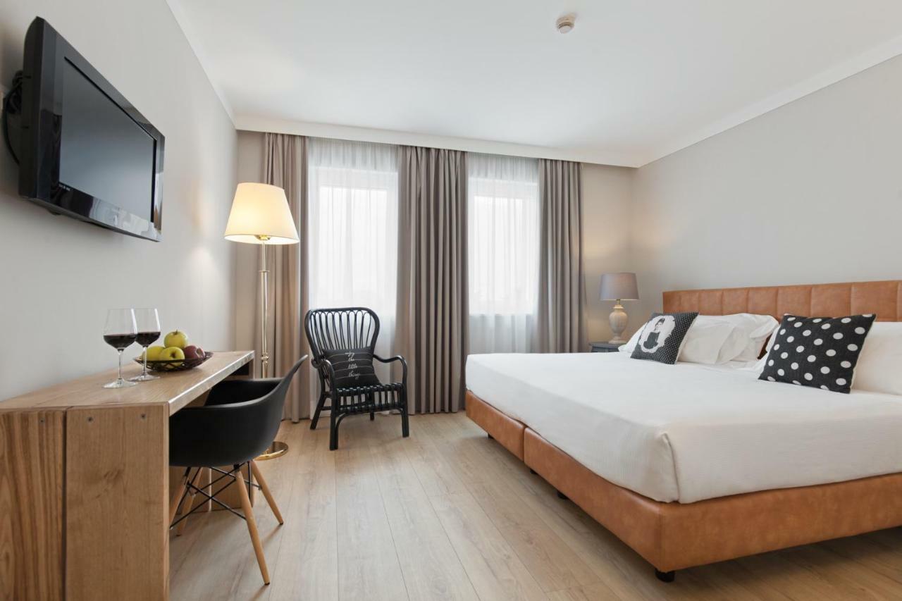 Hotel Leon D'Oro Роверето Екстериор снимка