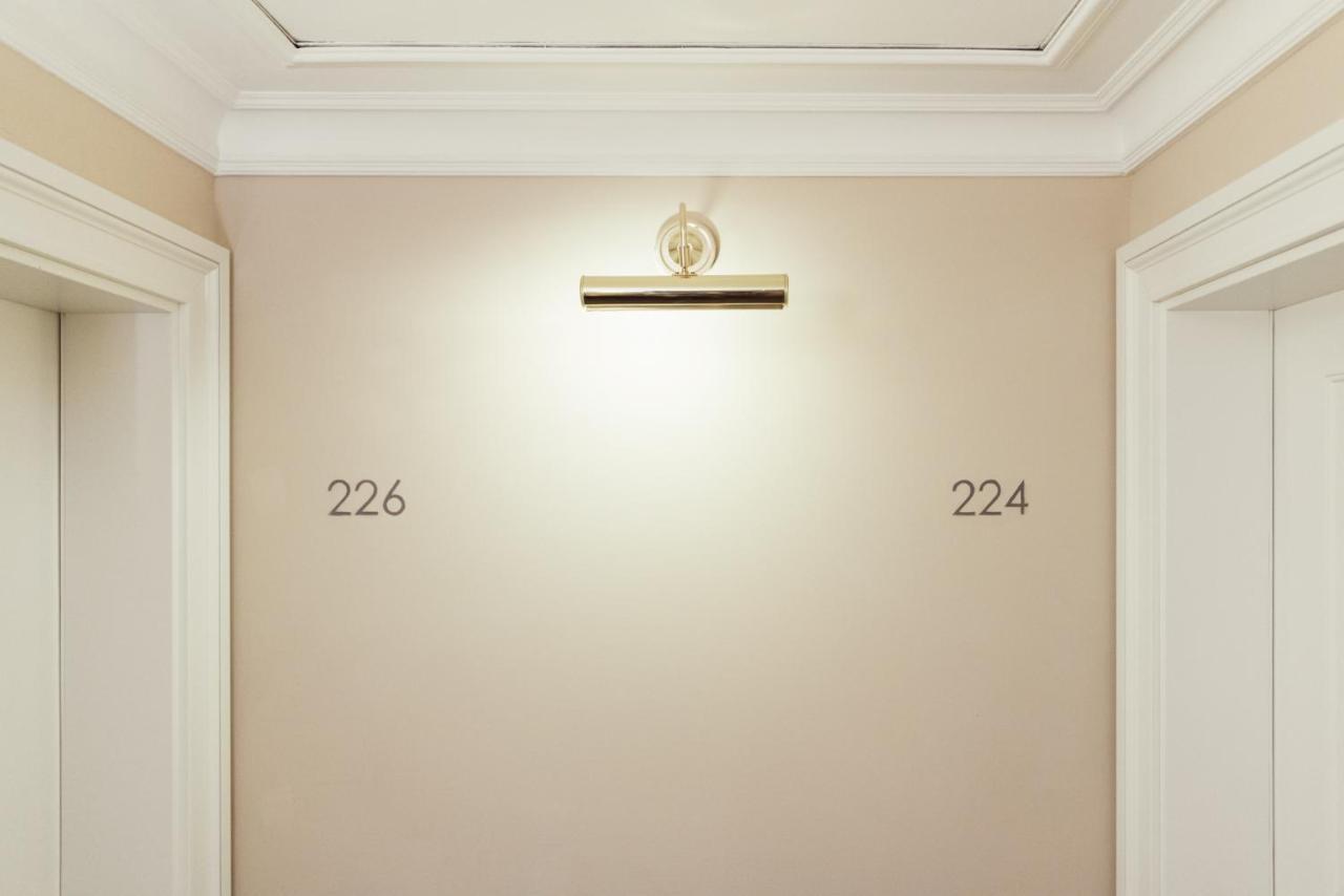 Hotel Leon D'Oro Роверето Екстериор снимка